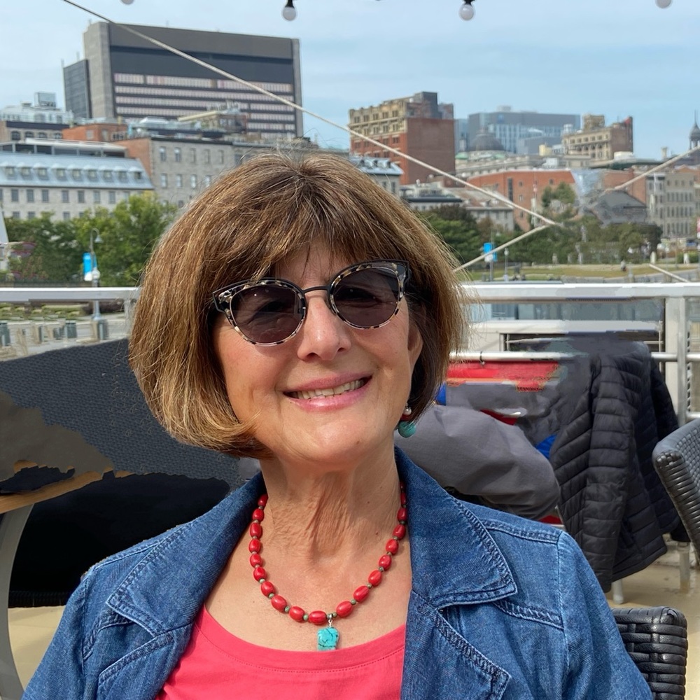 Meet your Posher, Larisa